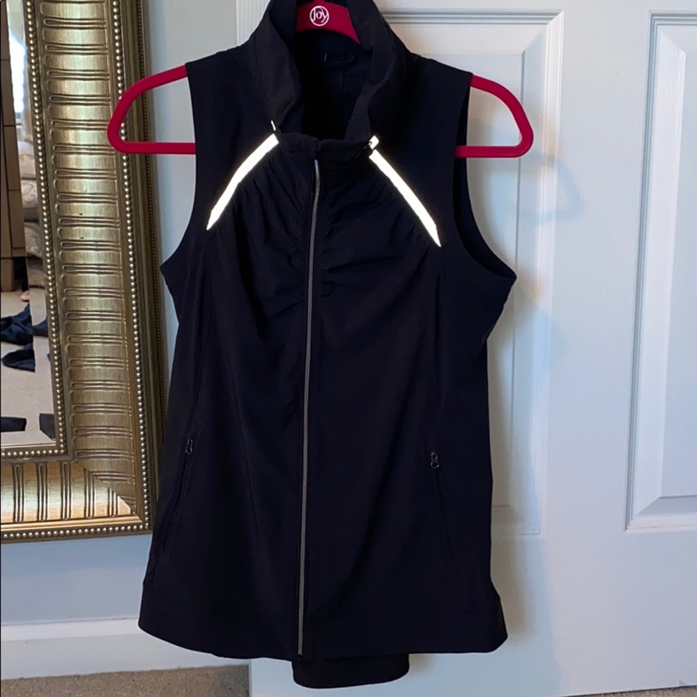 Lululemon running vest size 8